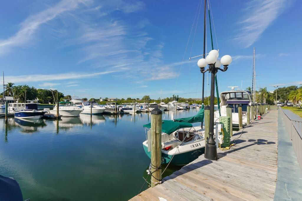 Waterfront, Pool, Tiki Bar & Grill, Gym, Location! Daire Sarasota Dış mekan fotoğraf