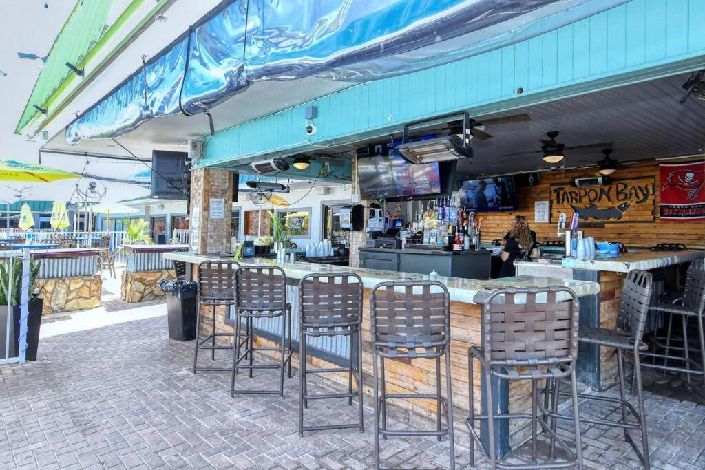 Waterfront, Pool, Tiki Bar & Grill, Gym, Location! Daire Sarasota Dış mekan fotoğraf