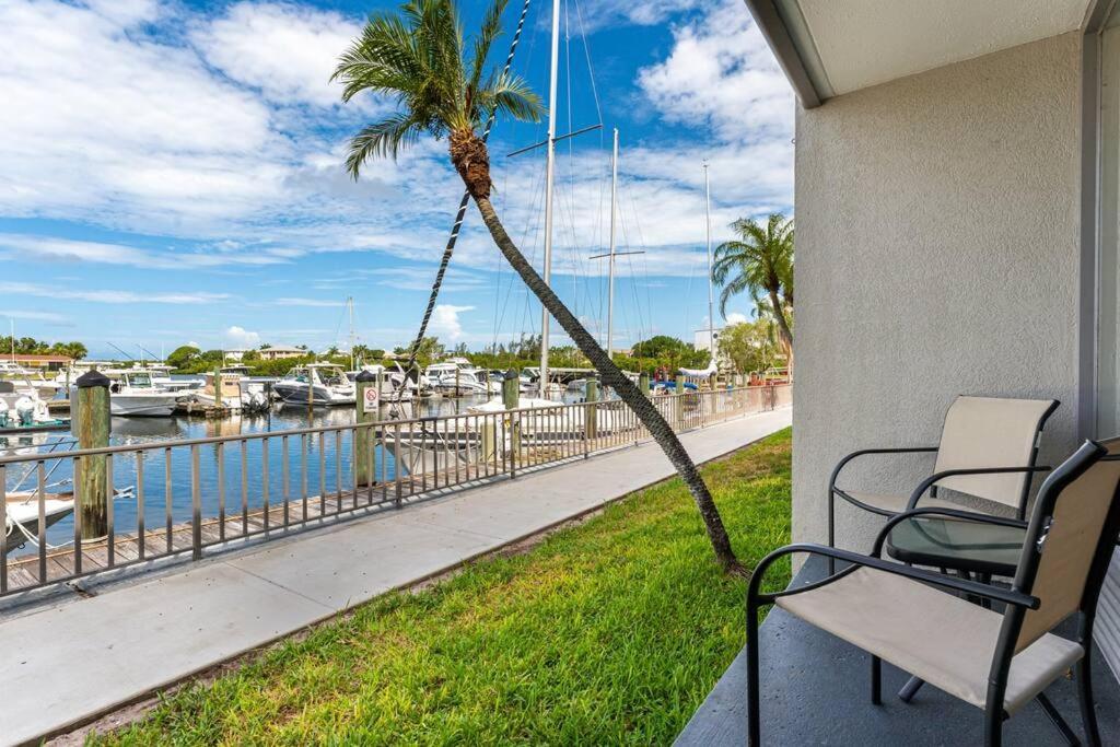 Waterfront, Pool, Tiki Bar & Grill, Gym, Location! Daire Sarasota Dış mekan fotoğraf